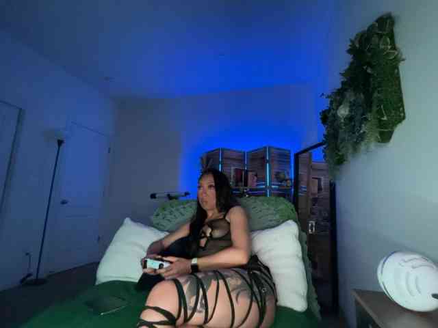 PreeminentJess webcam