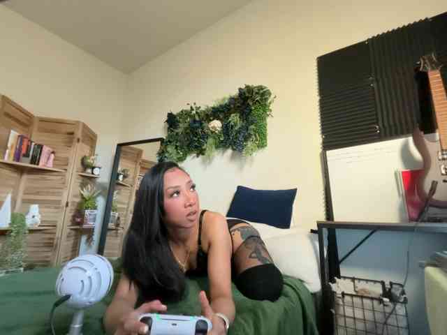 PreeminentJess webcam