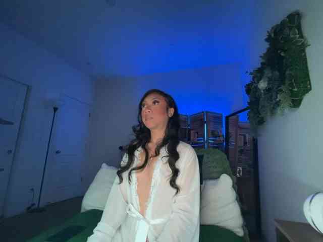 PreeminentJess webcam