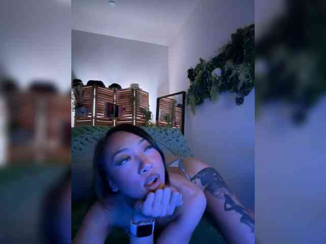 PreeminentJess webcam