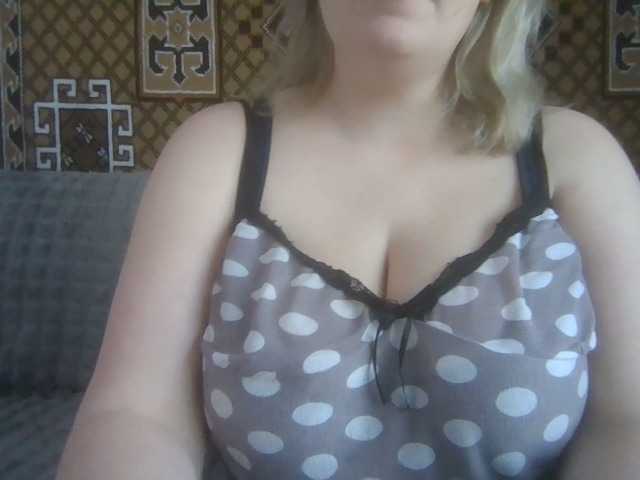 Karolina-Lora's BongaCams show and profile