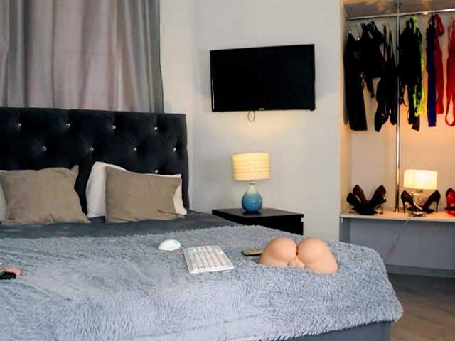 InvitingTina's BongaCams show and profile