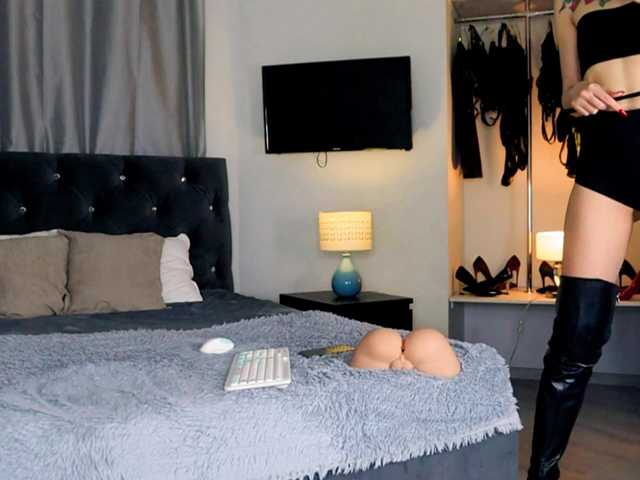 InvitingTina's BongaCams show and profile