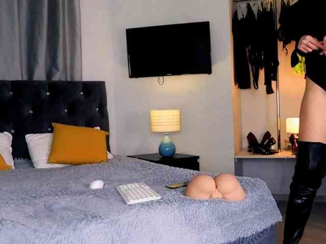 InvitingTina InvitingTina