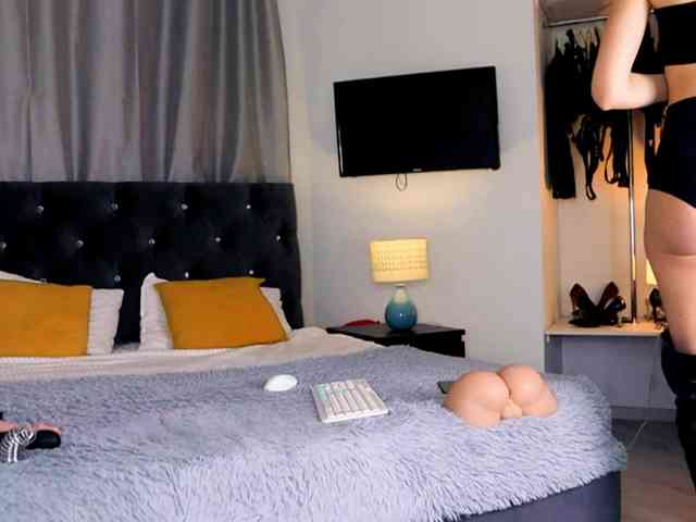 InvitingTina InvitingTina