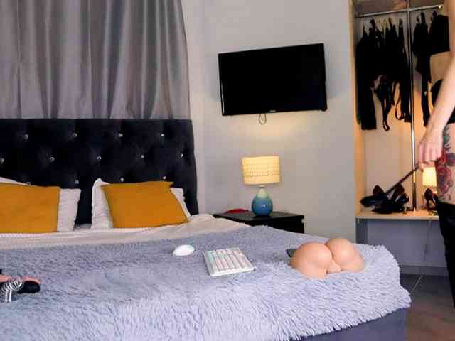 InvitingTina InvitingTina