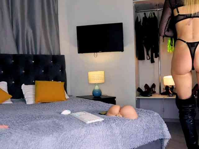 InvitingTina InvitingTina