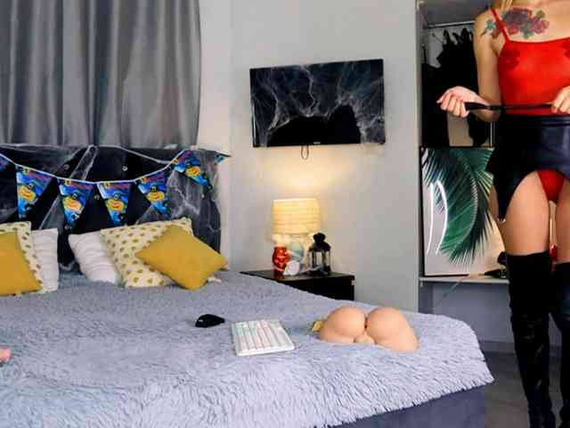 InvitingTina webcam