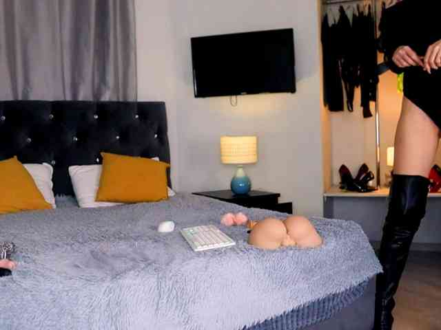 InvitingTina InvitingTina