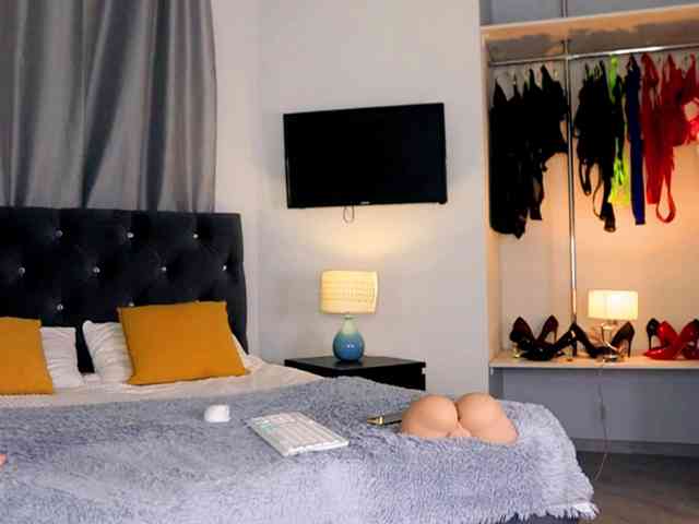 InvitingTina InvitingTina