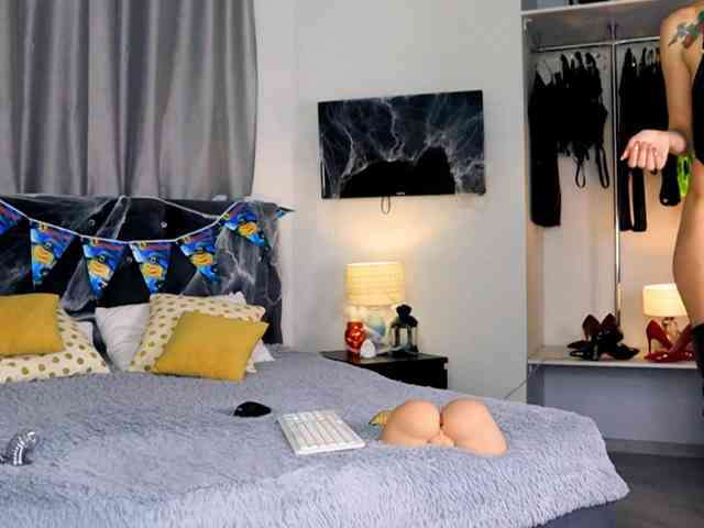 InvitingTina InvitingTina