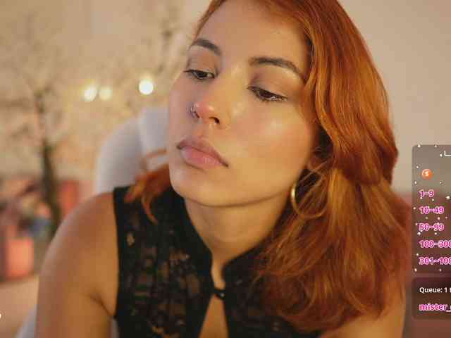 ambercolors7 Live Webcam on BongaCams