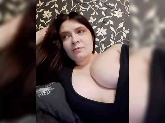 Cute_bibA webcam