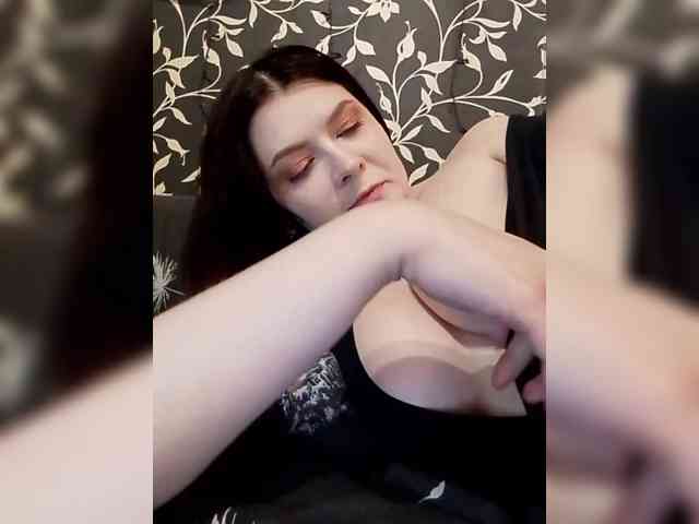 Cute_bibA webcam