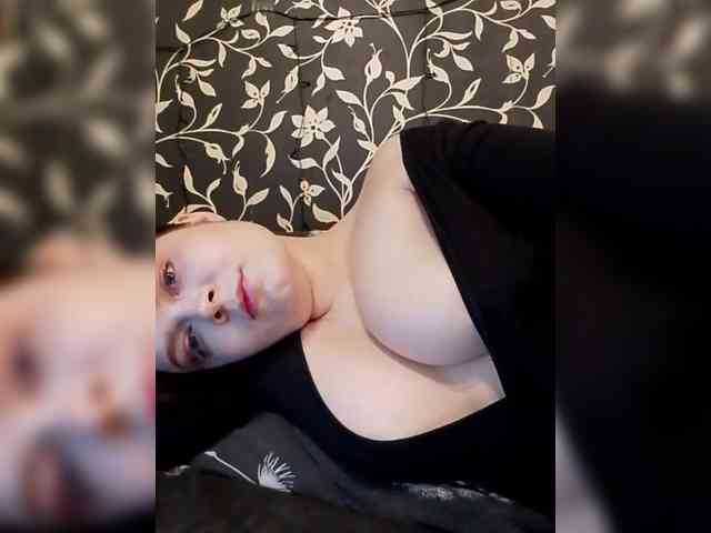 Cute_bibA webcam