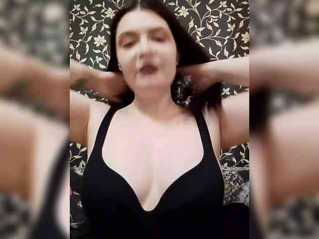 Cute_bibA webcam