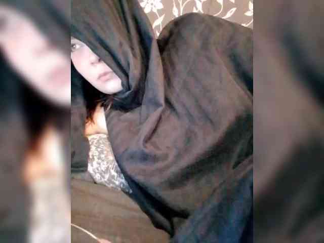 Cute_bibA webcam