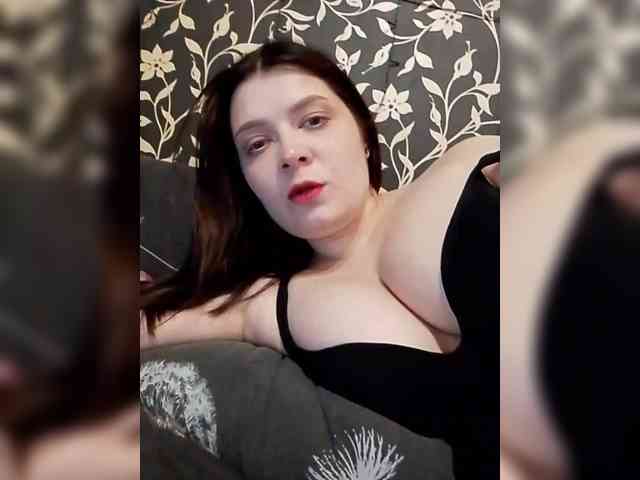 Cute_bibA webcam