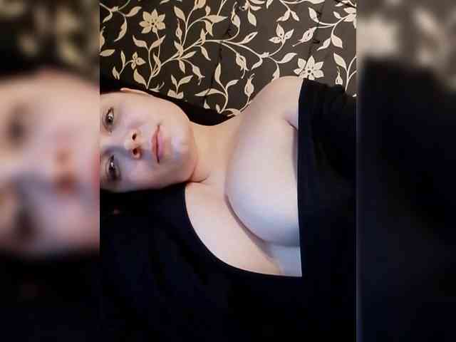 Cute_bibA webcam