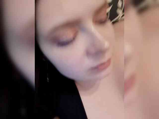 Cute_bibA webcam