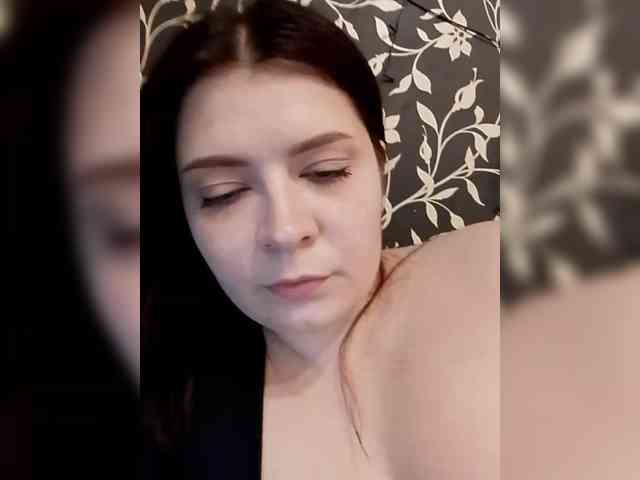 Cute_bibA webcam