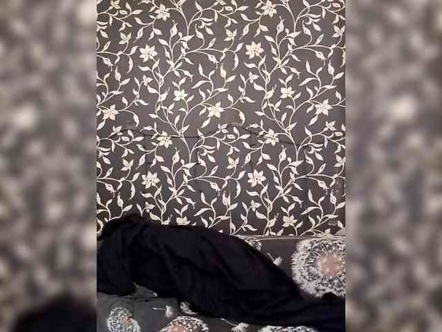Cute_bibA webcam