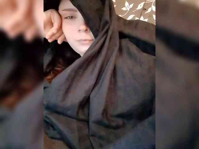 Cute_bibA webcam