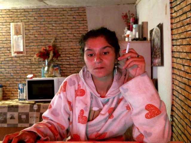 Pervertqueen's BongaCams show and profile