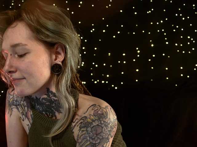 LittleSpaceMouse-'s BongaCams show and profile