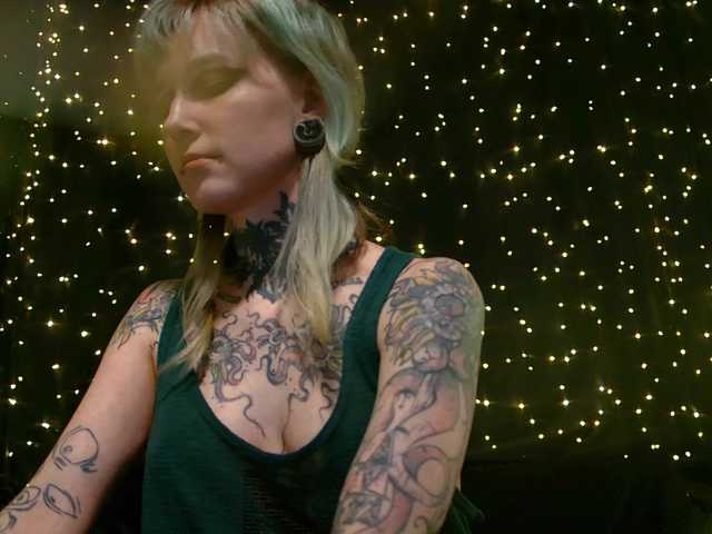 LittleSpaceMouse-'s BongaCams show and profile