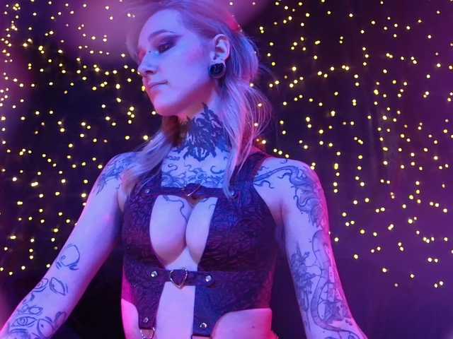 LittleSpaceMouse-'s BongaCams show and profile