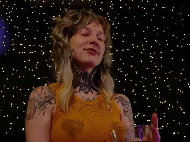 LittleSpaceMouse-'s BongaCams show and profile