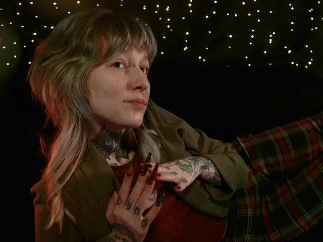 LittleSpaceMouse-'s BongaCams show and profile