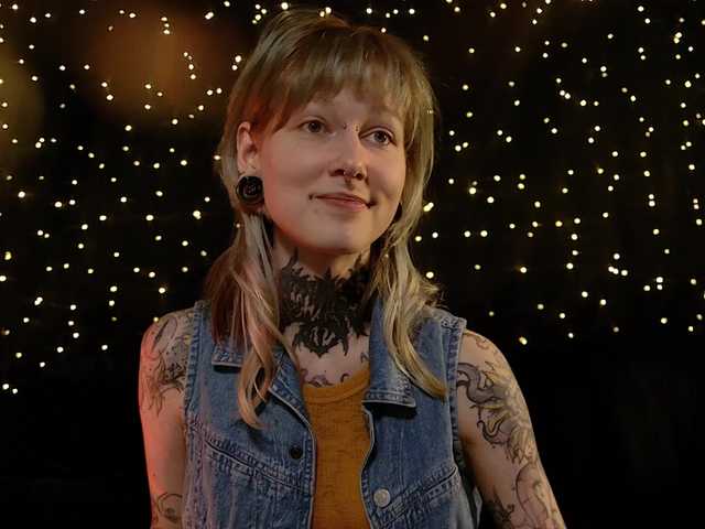 LittleSpaceMouse-'s BongaCams show and profile