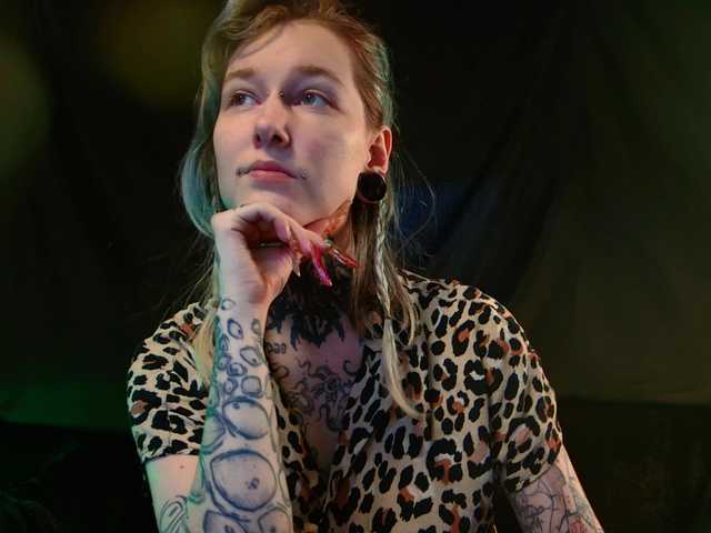 LittleSpaceMouse-'s BongaCams show and profile