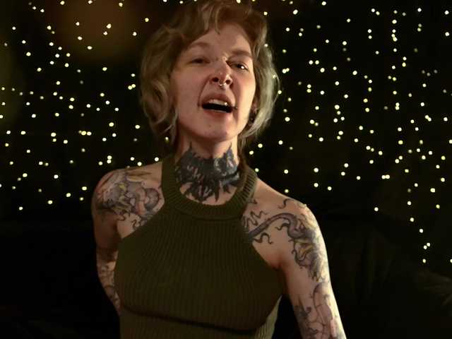 LittleSpaceMouse-'s BongaCams show and profile