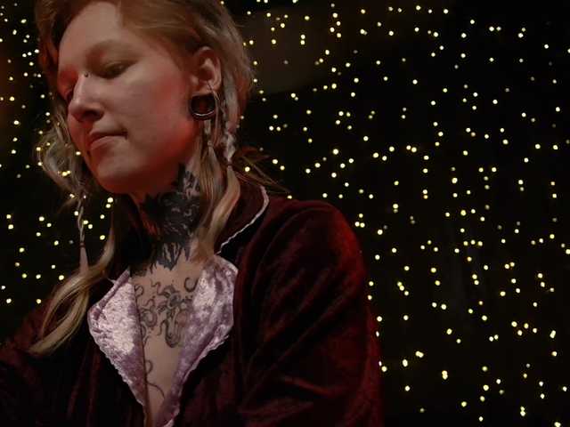 LittleSpaceMouse-'s BongaCams show and profile