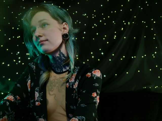 LittleSpaceMouse-'s BongaCams show and profile