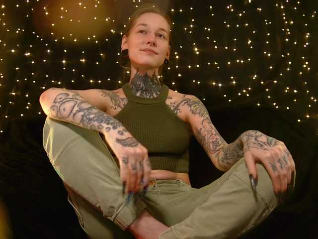 LittleSpaceMouse-'s BongaCams show and profile