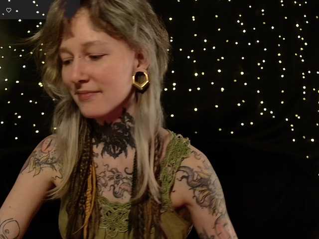 LittleSpaceMouse-'s BongaCams show and profile