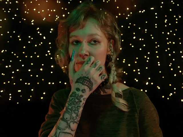 LittleSpaceMouse-'s BongaCams show and profile