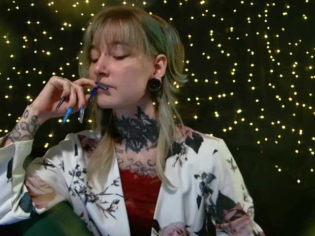 LittleSpaceMouse-'s BongaCams show and profile