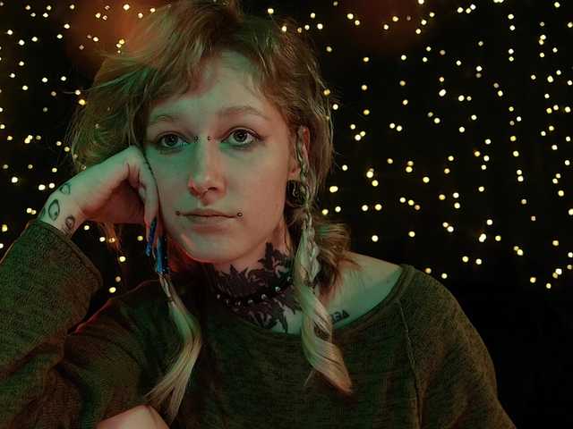 LittleSpaceMouse-'s BongaCams show and profile