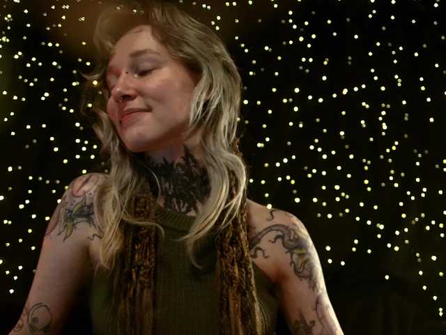 LittleSpaceMouse-'s BongaCams show and profile