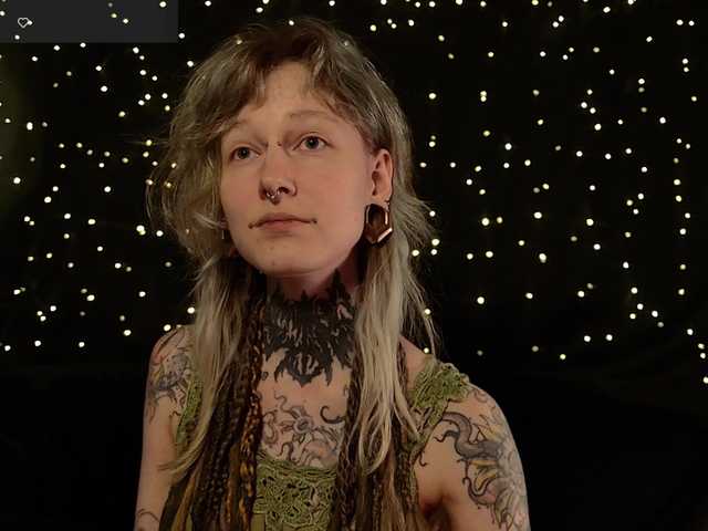 le modèle LittleSpaceMouse- est en webcam porno dans un show sur le site bongacams, il possède les tags suivants: White/Caucasian,Blonde,Hairy