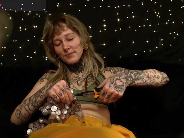 LittleSpaceMouse-'s BongaCams show and profile