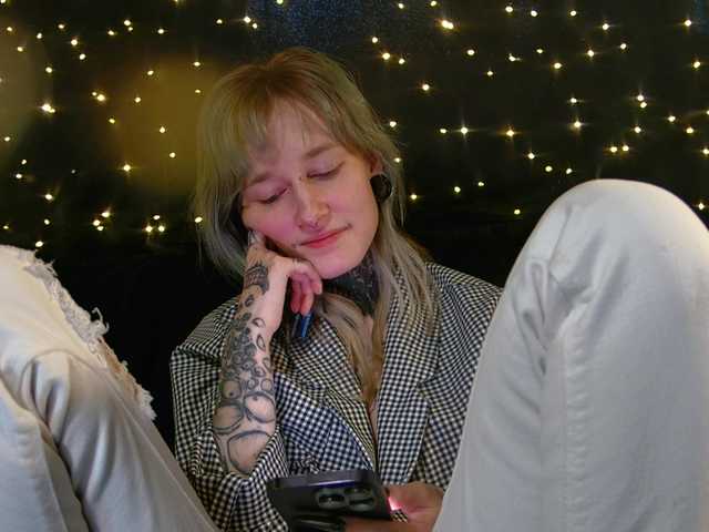 LittleSpaceMouse-'s BongaCams show and profile