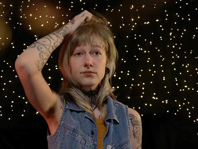 LittleSpaceMouse-'s BongaCams show and profile