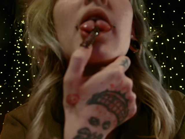 LittleSpaceMouse-'s BongaCams show and profile