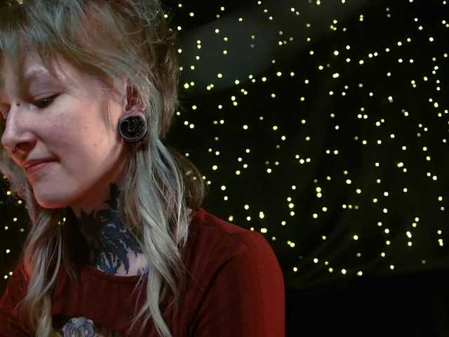 LittleSpaceMouse-'s BongaCams show and profile